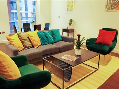2 Bed Flat, Lanchester Way, SW11