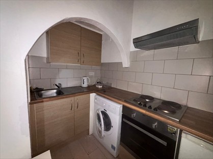 Studio Flat, Romford Road, E7