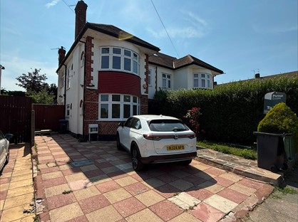 5 Bed Semi-Detached House, Westpole Avenue, EN4