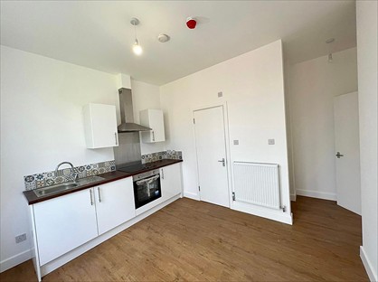 Studio Flat, Kingston Road, TW11