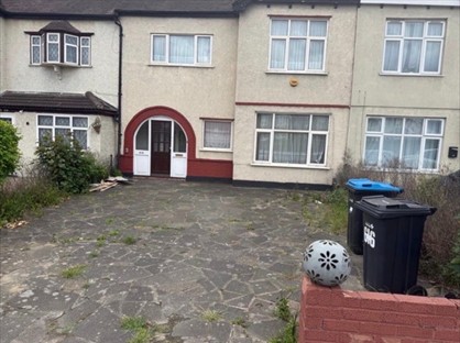 4 Bed Terraced House, Eastern Avenue, IG2