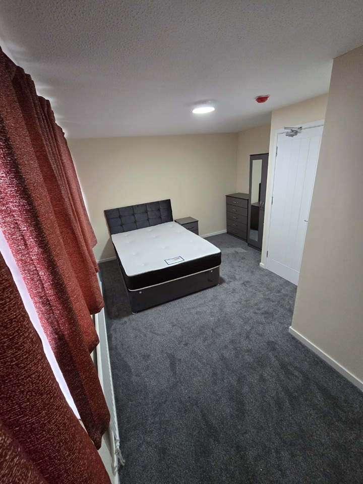Downs Barn, Milton Keynes - Room in a Shared House, Mullen Avenue, MK14 ...