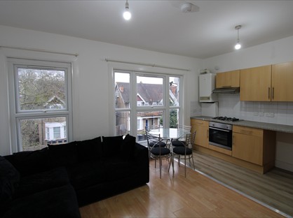 2 Bed Flat, Clifton Road, SE25