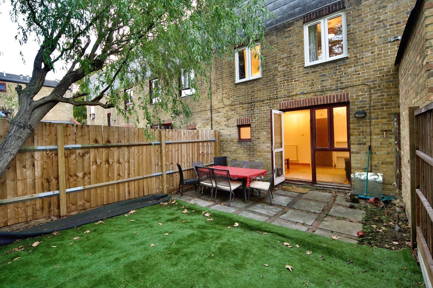 3 Bed Terraced House, Bredgar Road, N19