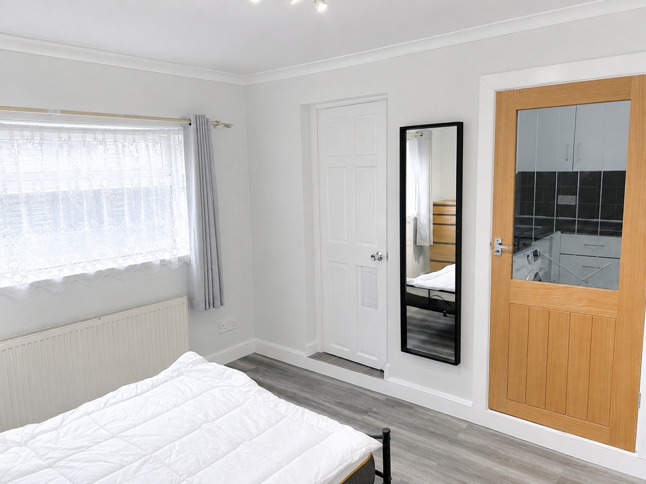 Studio Flat, Russell St, RG1