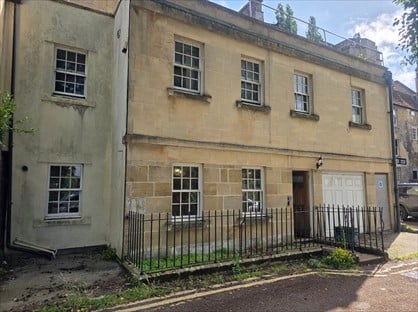 3 Bed Terraced House, Rossiter Road, BA2