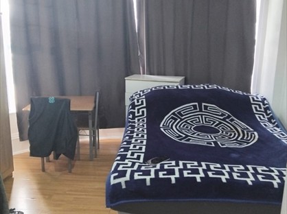 Room in a Shared House, Riverway, N13