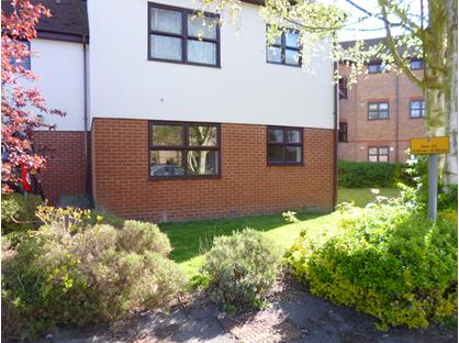 1 Bed Flat, Hamilton Court, CM8