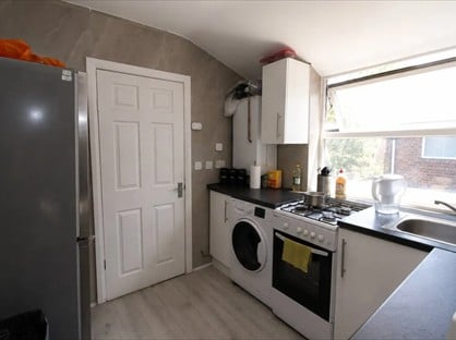 3 Bed Flat, Bury Park Road, LU1