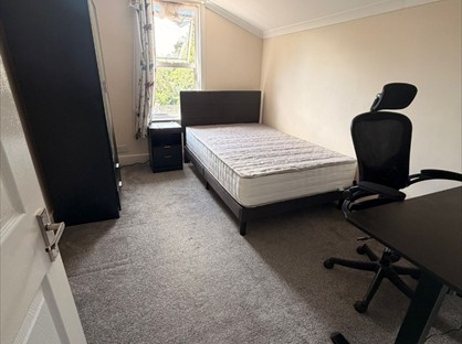 Room in a Shared House, South Road, DA8