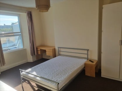 Room in a Shared House, Wake St, PL4