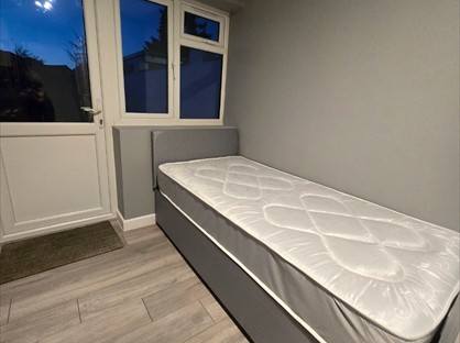 Studio Flat, Whittington Avenue, UB4