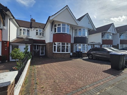 3 Bed Terraced House, Pasteur Gardens, N18