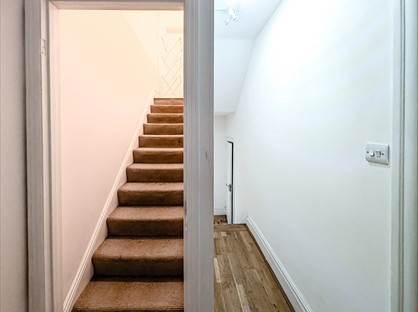 3 Bed Flat, Durnsford Road, SW19