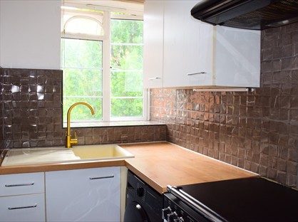 Studio Flat, Langham Court, SW20