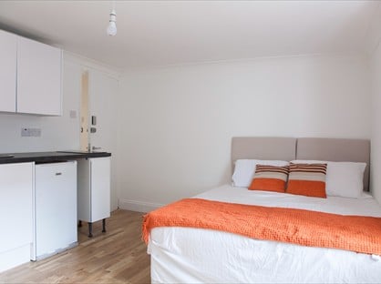 Studio Flat, Mercia Grove, SE13