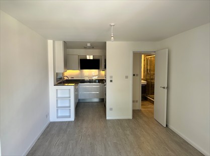 2 Bed Flat, Wavel Place, SE26