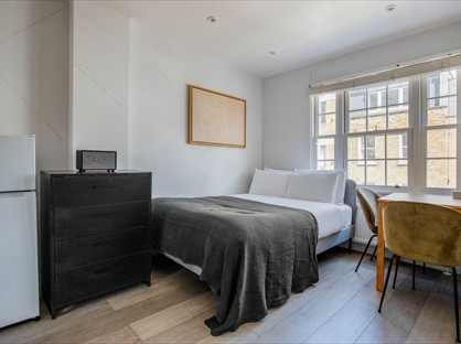Studio Flat, London, W1H