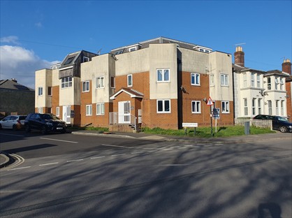 2 Bed Flat, Aspley Court, SO15
