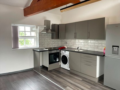 1 Bed Flat, Oldham Road, M35
