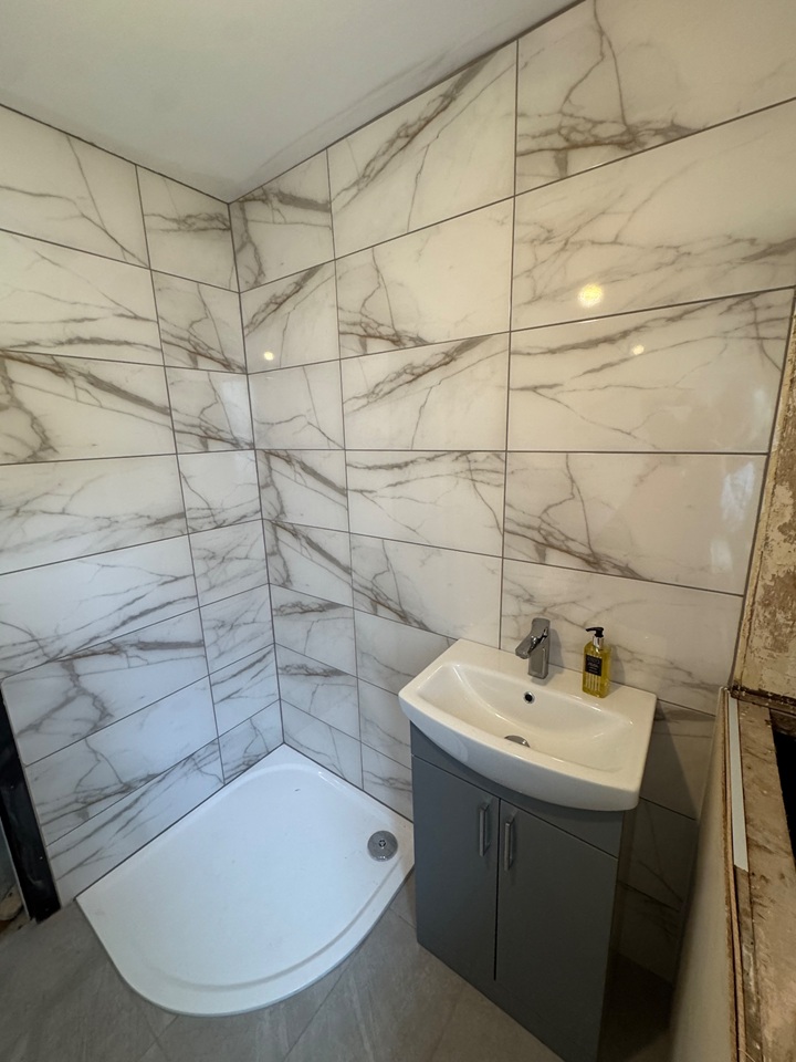 2 Bed Flat, Monteith Row, G40 photo 4