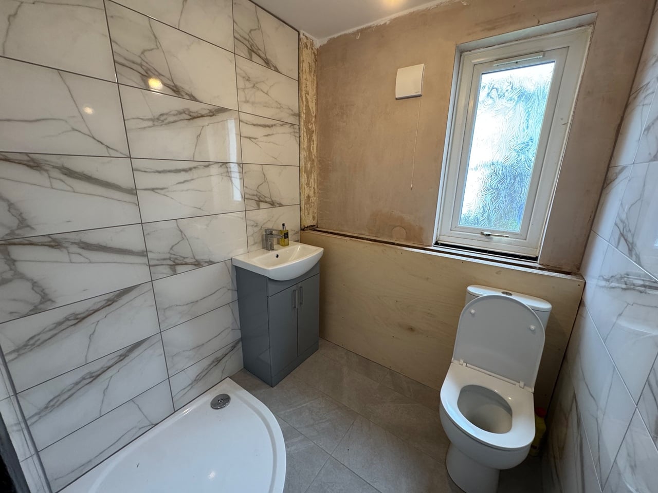 2 Bed Flat, Monteith Row, G40 photo 5