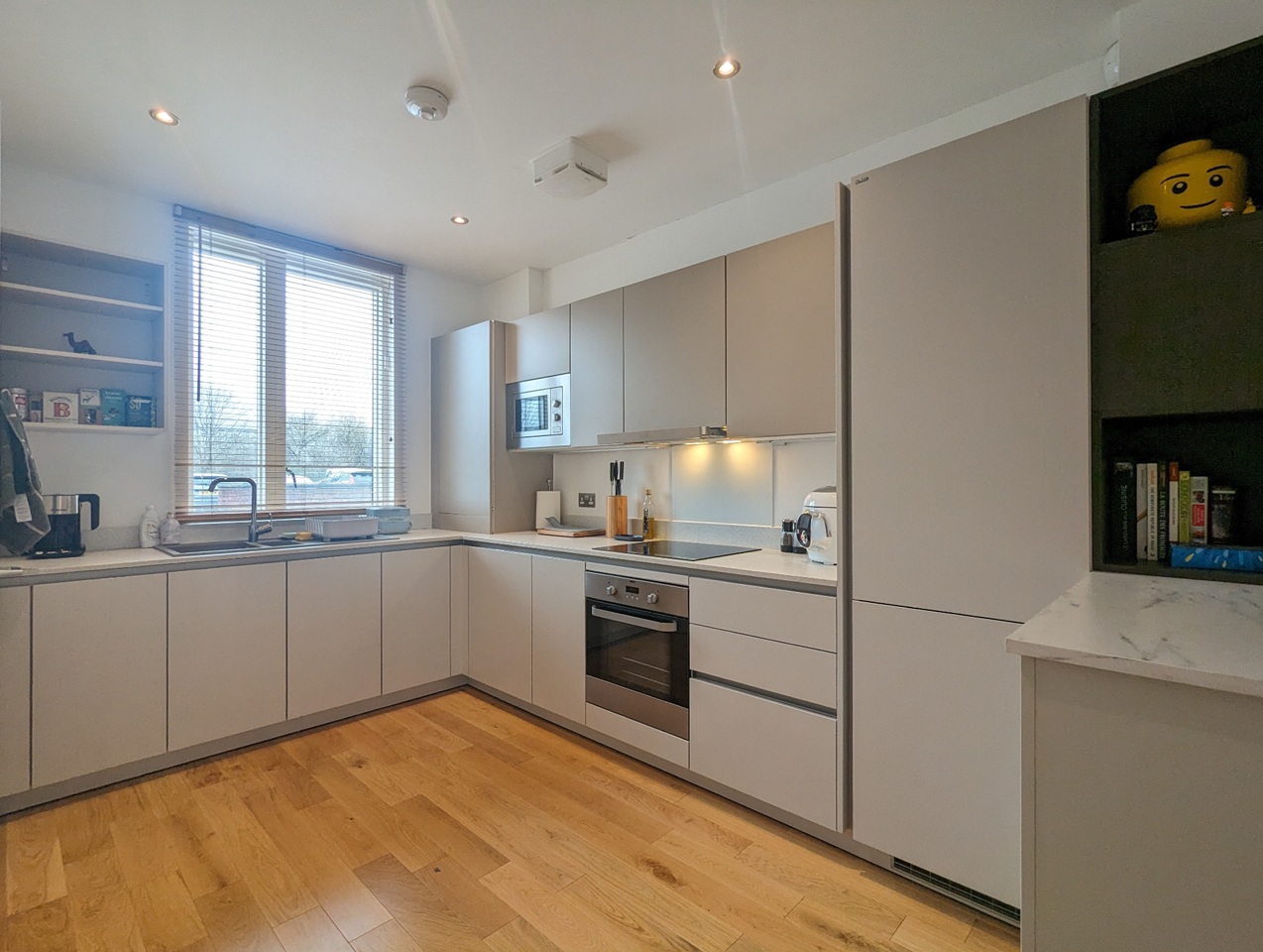 2 Bed Semi-Detached House, Adelphi St, M3 photo 4
