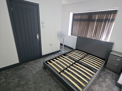Bedsit, Park Lane, UB4