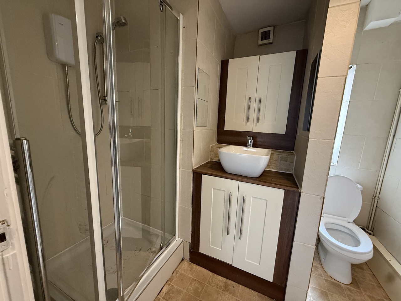1 Bed Flat, Humberstone Gate, LE1 photo 3