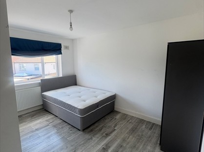 Studio Flat, High St, UB8