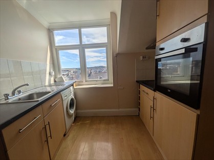 1 Bed Flat, Embankment Road, PL4