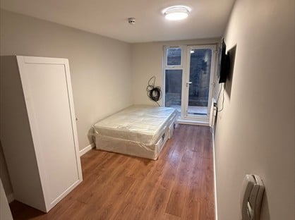 Room in a Shared Flat, High Road, IG1