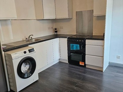 3 Bed Flat, Sandy Drive, TW14