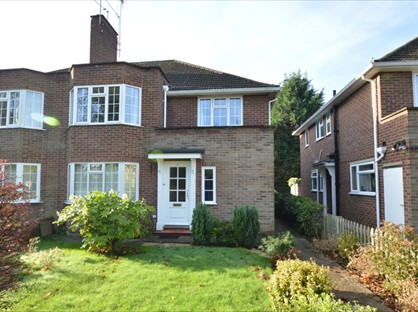 2 Bed Flat, Gladsmuir Close, KT12