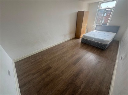 2 Bed Flat, Queens Road, SE15