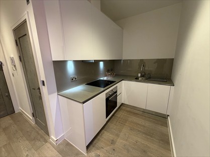 Studio Flat, Brickfield Court, SL1