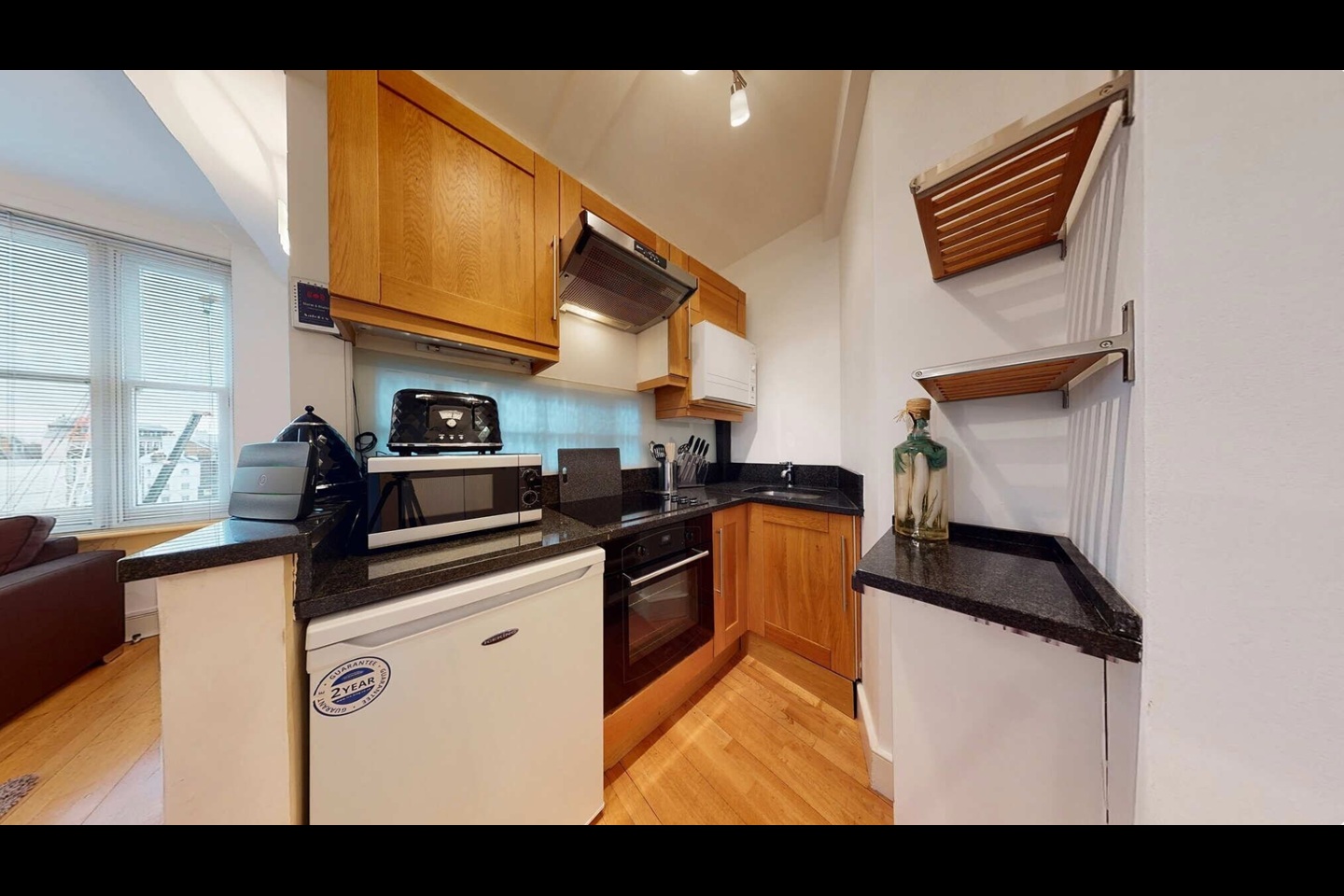 Studio Flat, Hill St, W1J, N1 7GU photo 3
