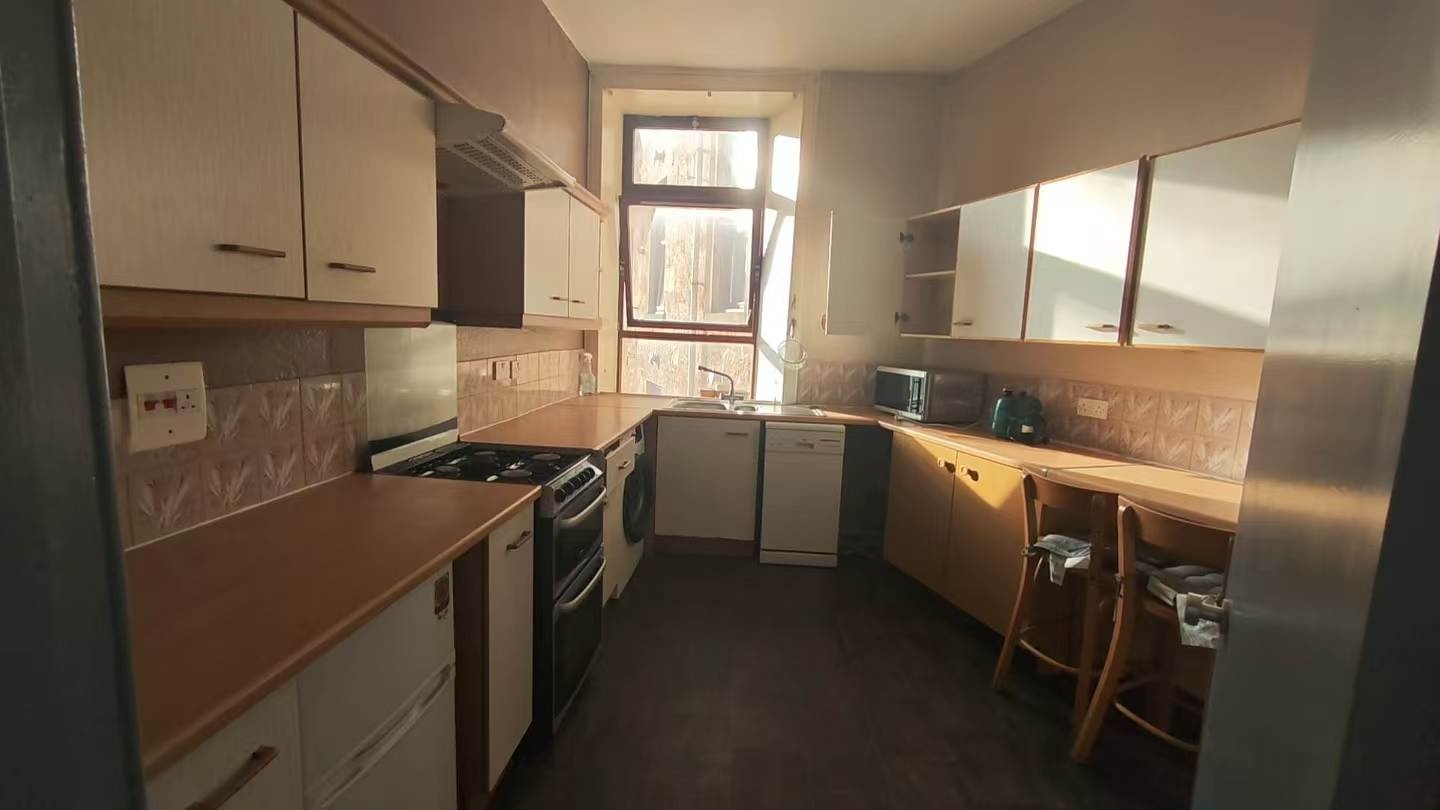 Room in a Shared Flat, Byres Road, G11 photo 4
