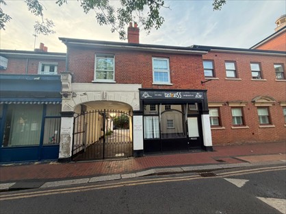 1 Bed Flat, Guildford St, KT16