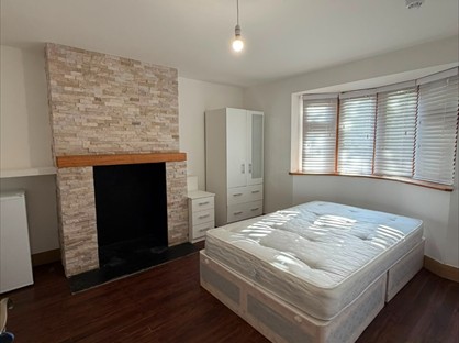 Room in a Shared House, Norwood End, SS14