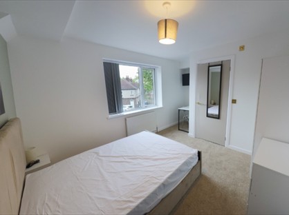 6 Bed End Terrace, Nether Hall Avenue, HD5