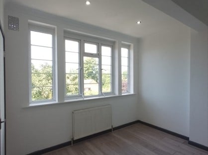 Studio Flat, Court Road, SE9