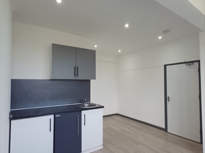 Studio Flat, Court Road, SE9