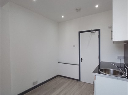Studio Flat, Court Road, SE9