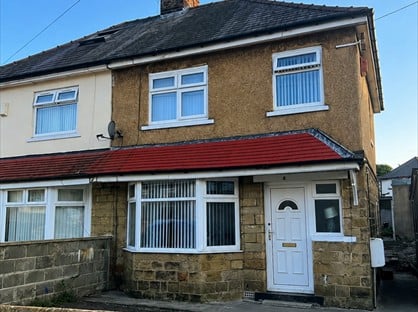 3 Bed Semi-Detached House, Como Gardens, BD8