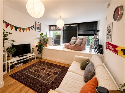 2 Bed Flat, New Cross Road, SE14