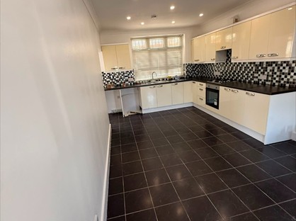 5 Bed Semi-Detached House, Monroe Crescent, EN1