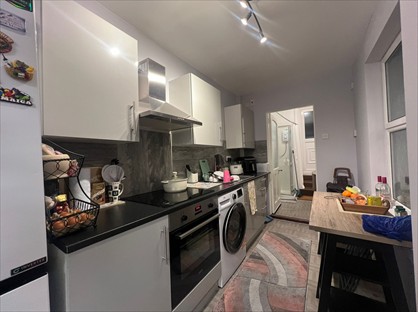 Studio Flat, Garratt Lane, SW17