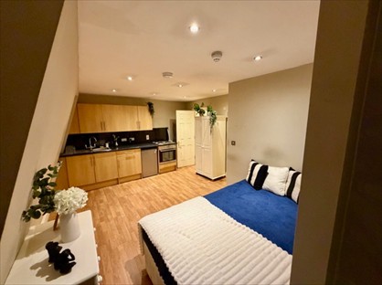 Room in a Shared House, Matheson Road, W14