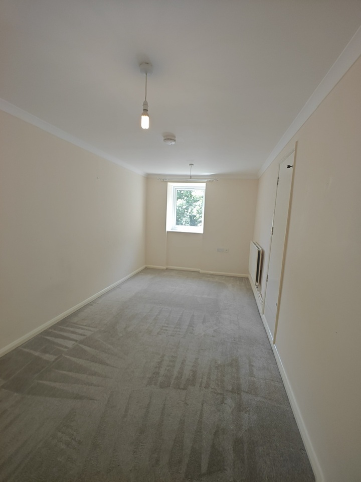 1 Bed Flat, Tyrell Court, SO18 photo 4